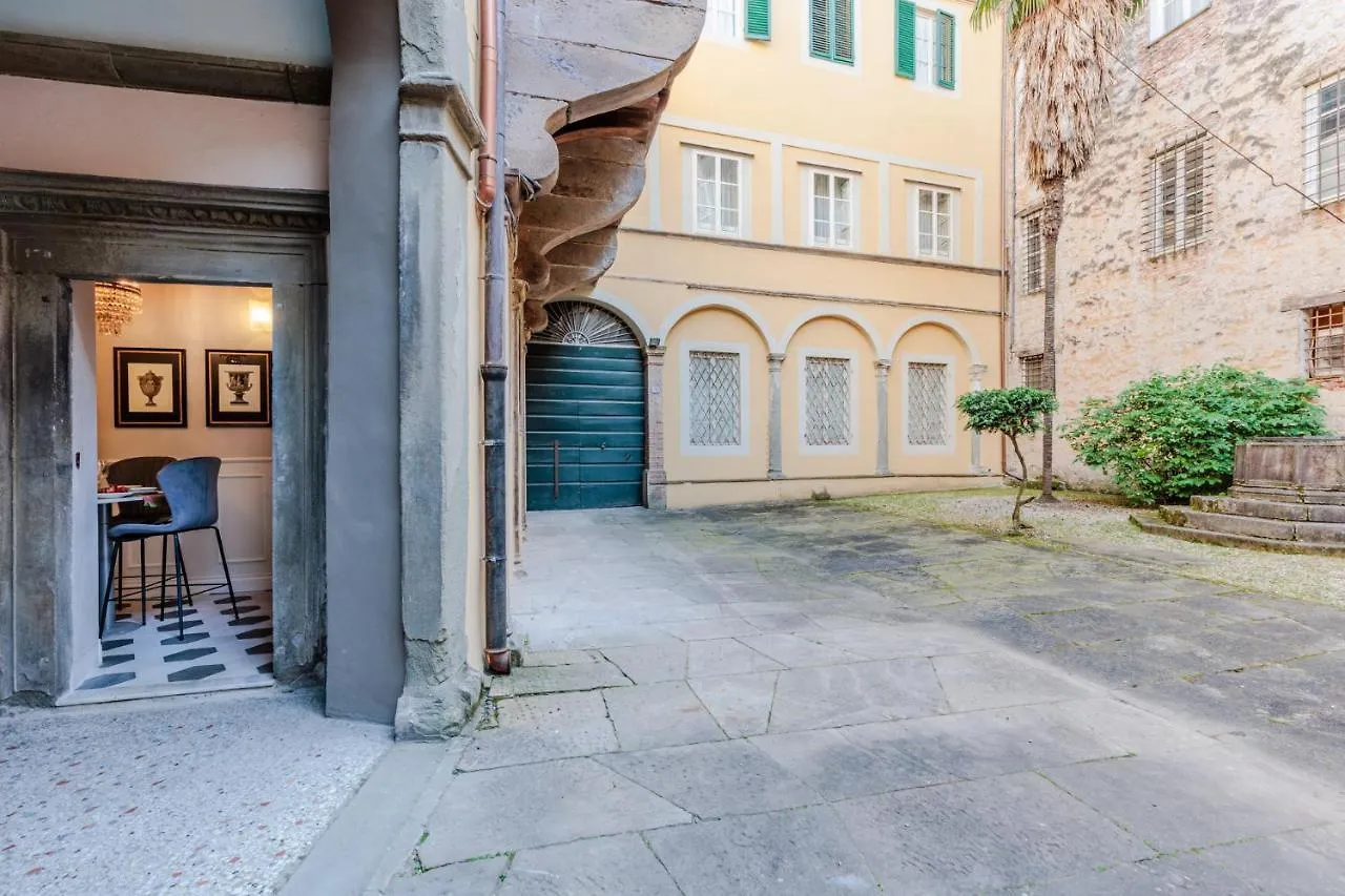 Busdraghi Studio, A Stylish Studio Along Via Fillungo location
